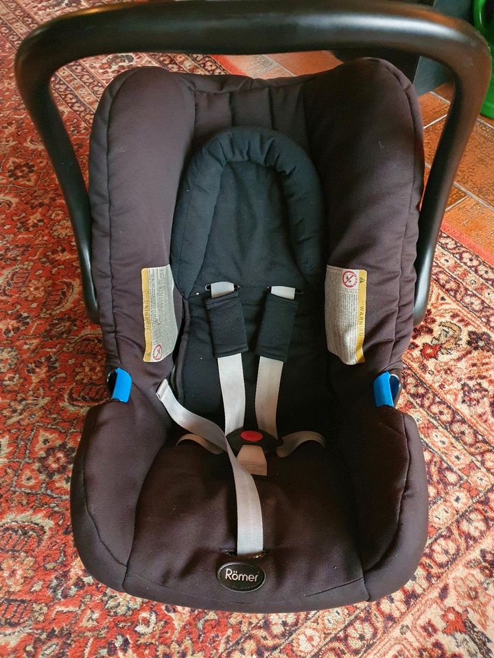 !TOP! Römer Baby Safe Babyschale Maxi Cosi Isofix UND Belted Base in Hürth