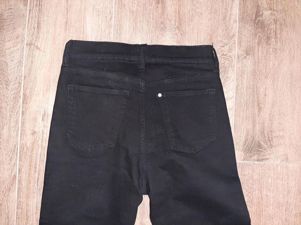 Jungen Jeans Jack&Jones 170 super skinny DAN H&M schwarz 29/32fit in Bestwig