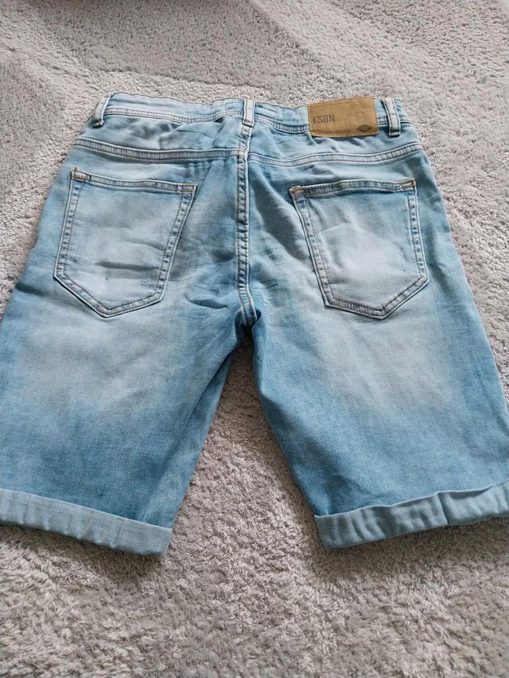 Kurze Jeanshose Gr. XS in Zirndorf