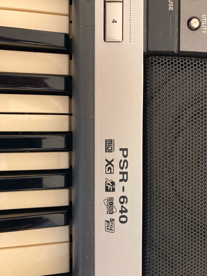 Keyboard PSR 640 in Stäbelow
