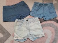 3er Set Kurze Hosen 74 Mädchen Jeans rüschen Baden-Württemberg - Lörrach Vorschau