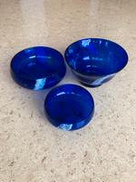 3 x verschiedene Glas-Schalen blau mit weißer Verzierung Bayern - Geiselhöring Vorschau