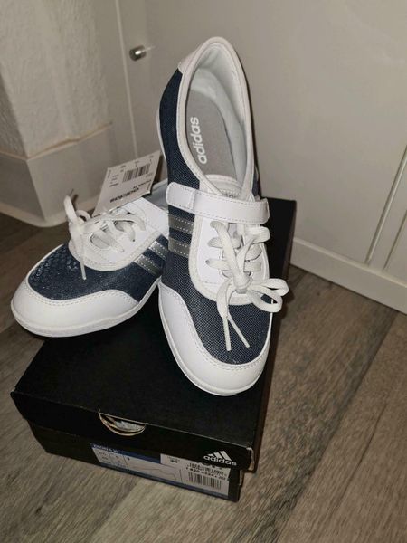 Adidas diona w Ballerina Sneaker Turnschuhe blau weiß NEU Gr 38 in  Friedrichshain-Kreuzberg - Friedrichshain | eBay Kleinanzeigen ist jetzt  Kleinanzeigen