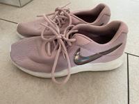 Nike Sportschuhe Turnschuhe Sneaker Gr 37 Bayern - Dettelbach Vorschau