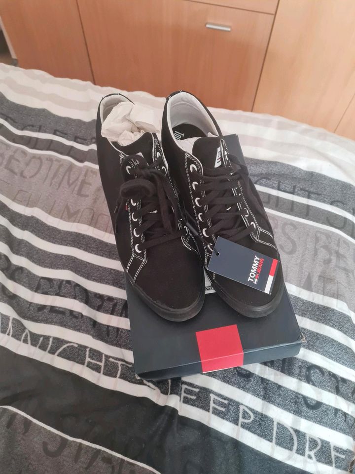 Damen Tommy Hilfiger Sneaker Gr. 40 Neu in Eschwege