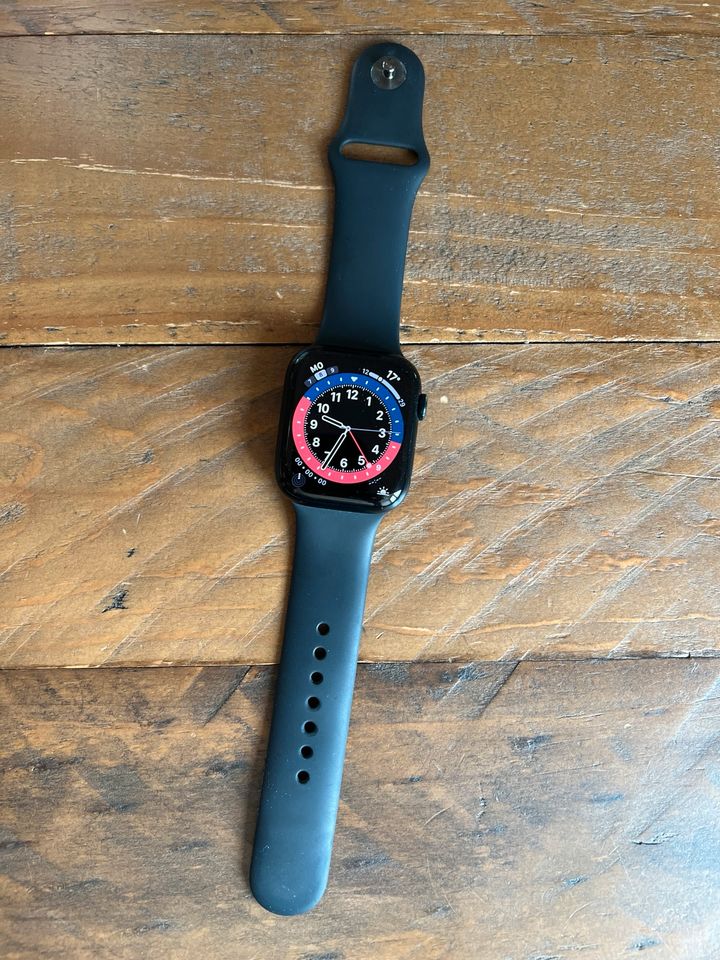 Apple Watch Series 7 45 Midnight Aluminium in München