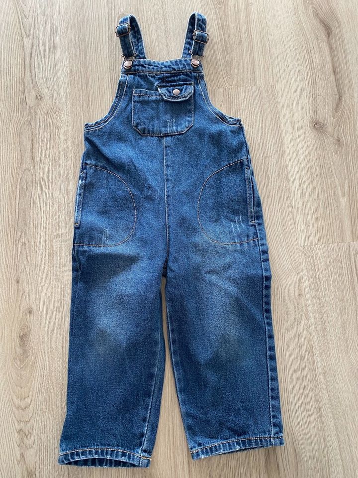 Zara Denim Jeans Latzhose, Gr. 104 in Straubenhardt