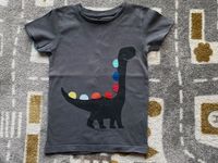 Dino T-Shirt von Next, Größe 104, grau mit bunten Dinozacken Bayern - Gersthofen Vorschau