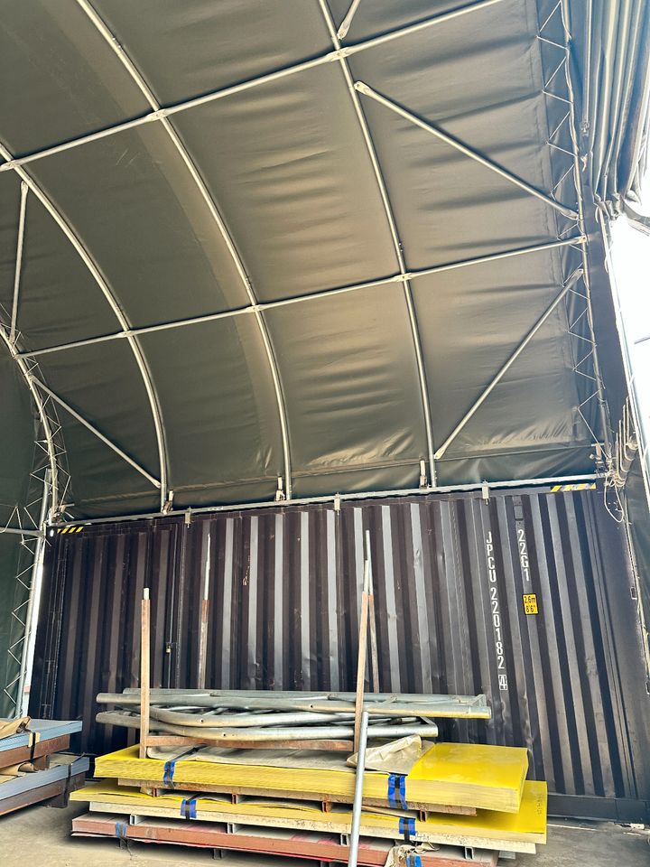 ✔️ CONTAINERTOP ✔️ - Für Sie stellen wir schnelle Verfügbarkeit sicher! - Günstige Überdachungslösung für Container Fahrsilo Depot & mehr! Containerüberdachung Rundbogenhalle Garage Carport Stellplatz in Hille