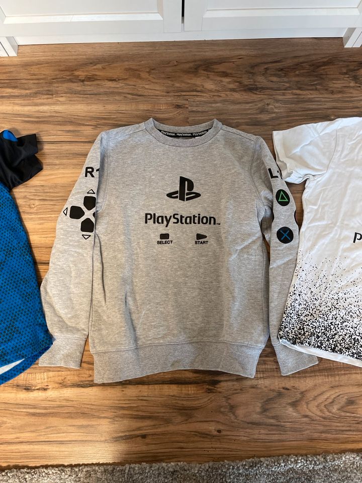 PlayStation Pulli T-Shirt & Trikot Größe 140 in Wölmersen