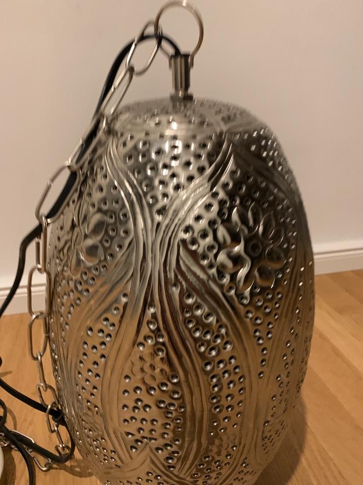 Lampe Leuchte Metall Blumen Silber Orientalisch Schirm Design in Rodgau
