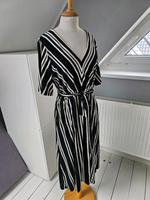 Gestreiftes Kleid Midikleid H&M M schwarz weiß Hamburg - Bergedorf Vorschau