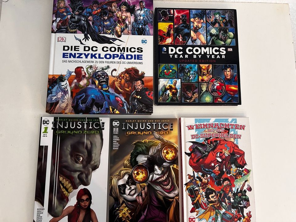 DC Comics Enzyklopädie, Year by Year, Injustice, Superhelden in Wallenhorst