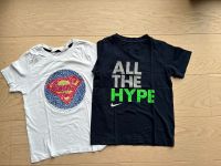 Set T-Shirts Nike, H&M Pailetten Superman, Batman 122/128 Nordrhein-Westfalen - Detmold Vorschau