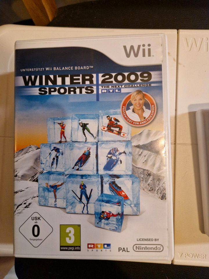 Nintendo Wii Paket mit Balance Board und mehr. in St. Blasien