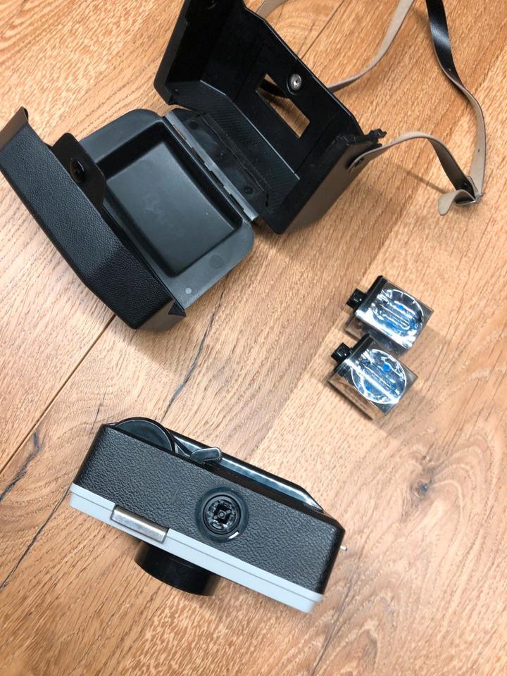Kodak INSTAMATIC CAMERA 77 x mit original Schutzhülle in Kalkar