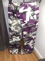 Cargo Hose lila camo Camouflage schwarz weiß Berlin - Wilmersdorf Vorschau