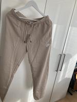 Nike Jogginghose Jogger Loose Fit Mid Rise beige Creme M neu Hessen - Rüdesheim am Rhein Vorschau