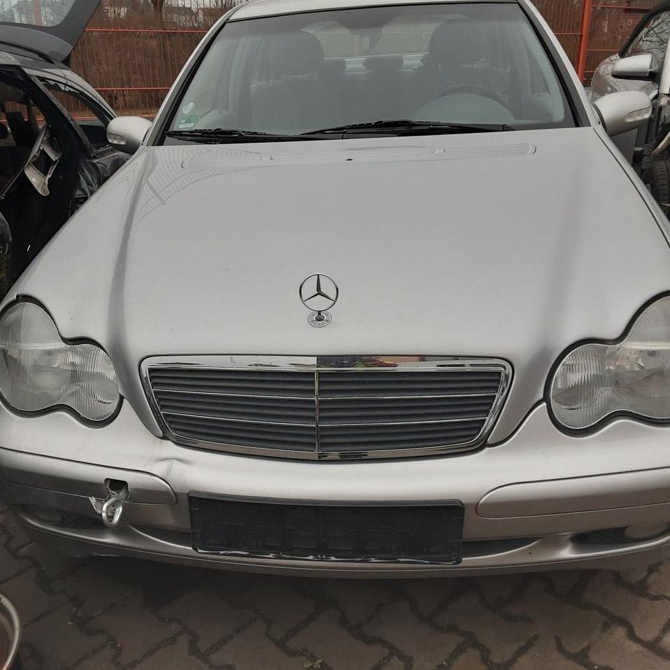 Mercedes W203 Motorhaube Silbermet 744 in Pössneck