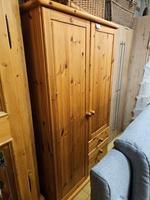 Kleiderschrank Schrank Kiefernschrank Nordrhein-Westfalen - Viersen Vorschau