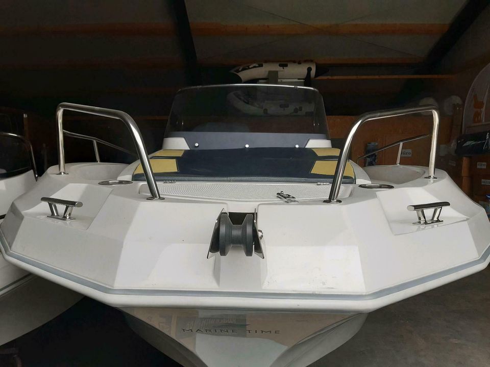 Motorboot Angelboot Freizeitboot Sportboot Sundeck NEU in Silberstedt