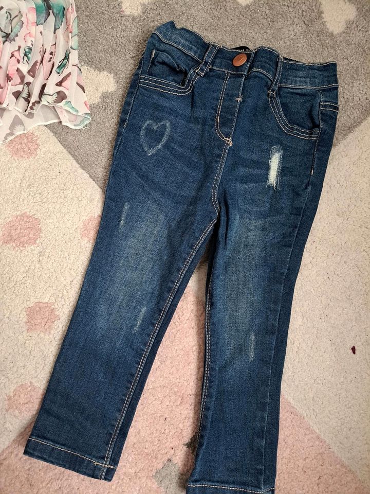 Jeans Hose 98 dunkelblau blau neu mädchen Herz in Lörrach