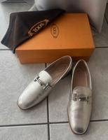 Tod‘s Mokassins Silber Gr. 39,5 ungetragen Nordrhein-Westfalen - Velbert Vorschau