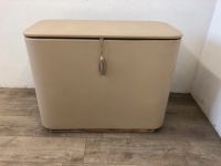 #A DDR Wäschetruhe Wäschepuff Kunstleder 70er 80er Retro beige Sachsen - Burgstädt Vorschau