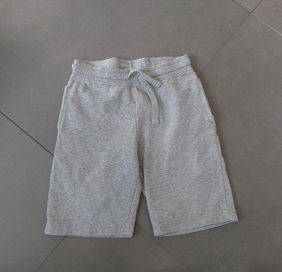 Shorts,  Sweatshorts,  grau,  134, H&M in Zirndorf