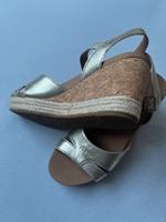Wedges Sandaletten Sandalen Gold UGG 38 Baden-Württemberg - Mahlberg Vorschau