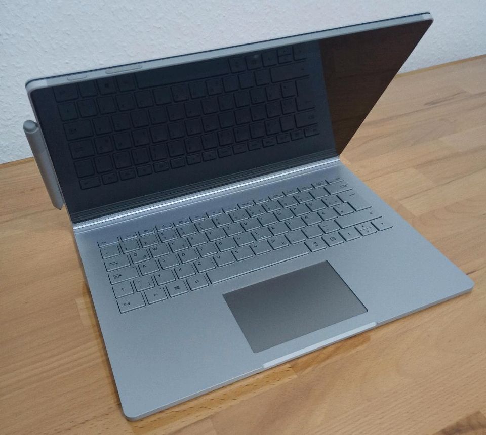 Microsoft Surface Book 3 inkl. Surface Pen & Tragetasche in Niederstetten