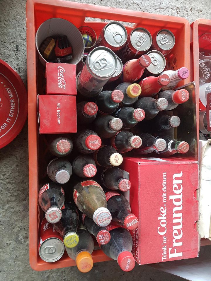 Coca-Cola Flaschen Gläser Sammlung Raritäten in Delbrück