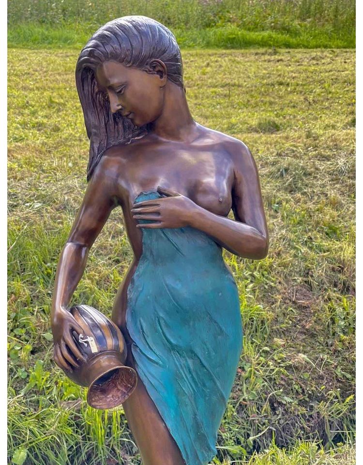 GRANDE FILOMENA – LEBENSGROSSE BRONZEFIGUR WASSERSPEIER in Wickede (Ruhr)