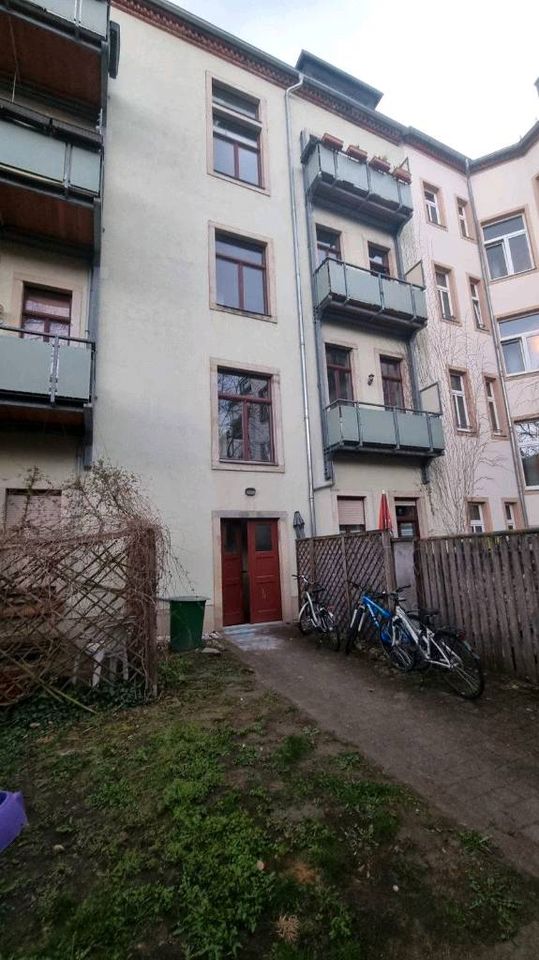 Wohnung - 2 OG, 2 Zimmer, Küche (inkl. Ausstattung) mit Balkon in Dresden