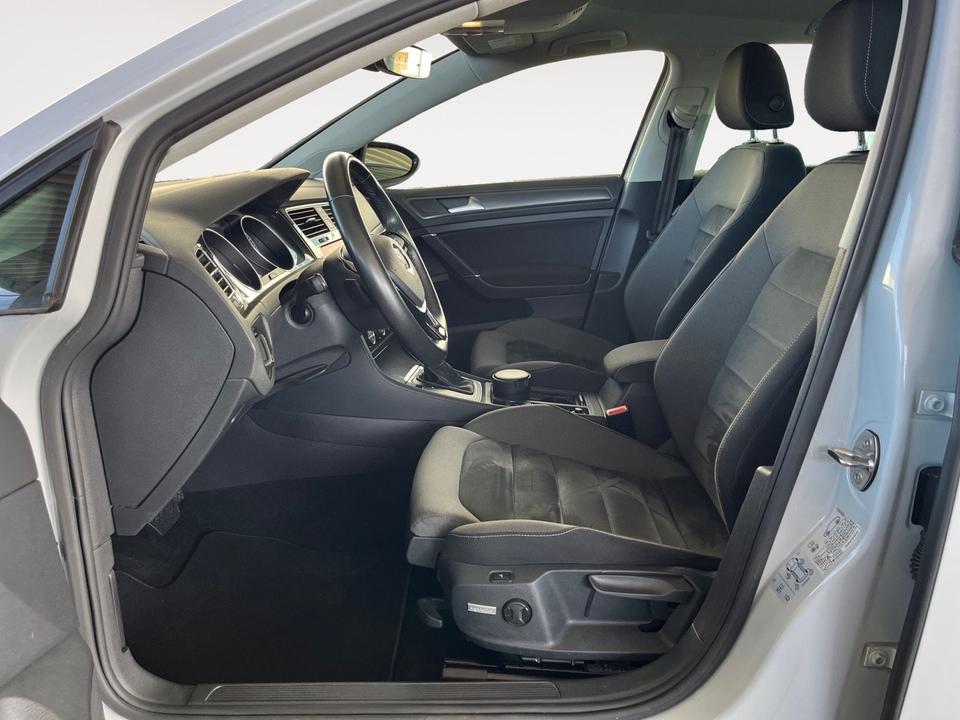 Volkswagen Golf VII Variant 1.6 TDIComfortline NAVI*CARPLAY in Dormagen