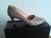 Helle Pumps von PAUL GREEN Frankfurt am Main - Nordend Vorschau