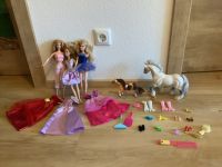 Drei original Barbie - Puppen plus 3 weitere Puppen plus 2 Pferde Nordrhein-Westfalen - Kreuztal Vorschau