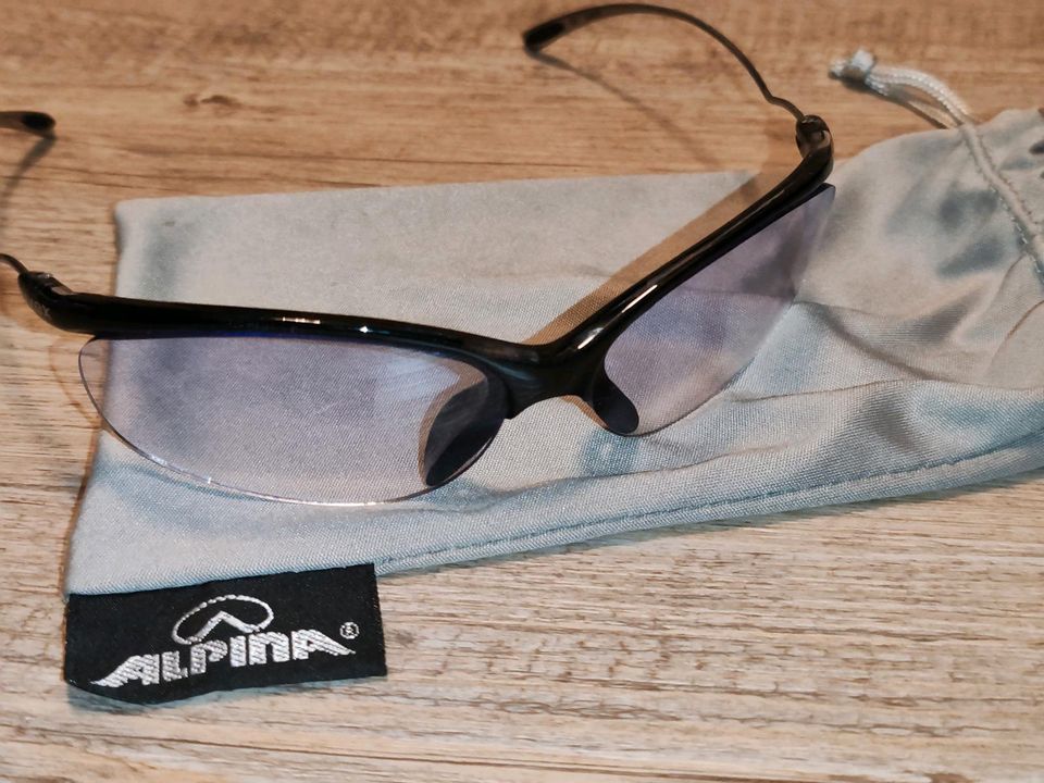 Alpina Skibrille, leicht getönt, flexibel, Einheitsgrösse, Uvex in Ober-Ramstadt