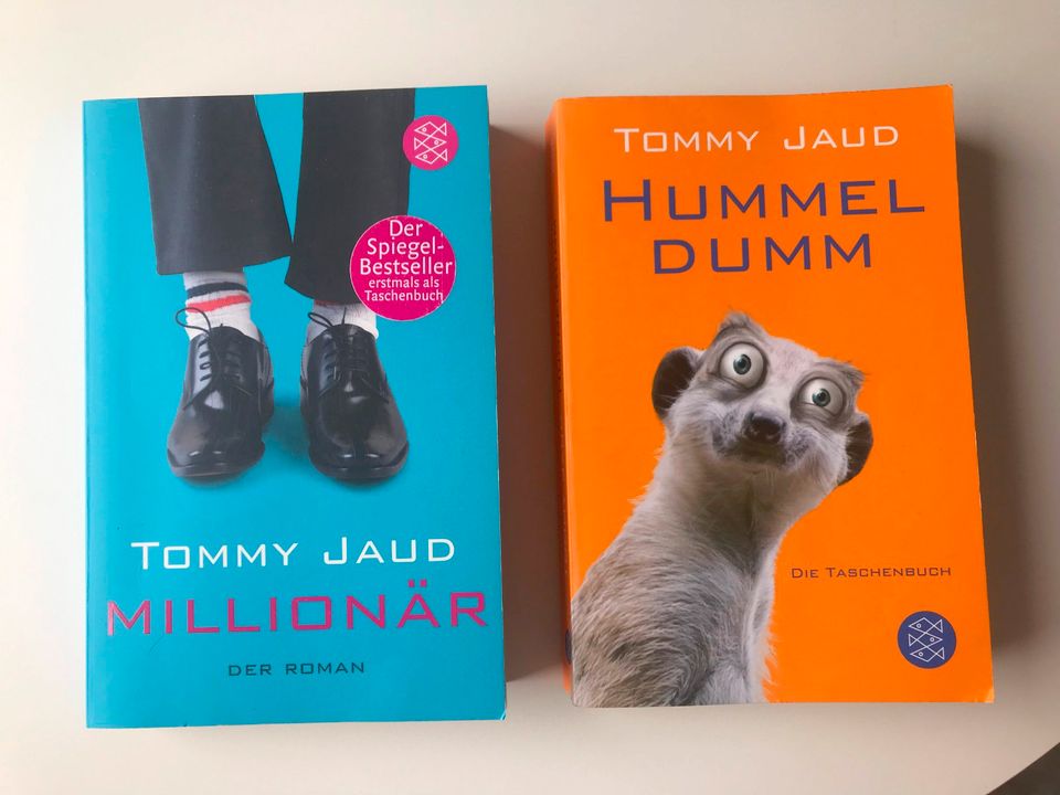 Bücher "Millionär" und "Hummeldumm" von Tommy Jaud in Berlin