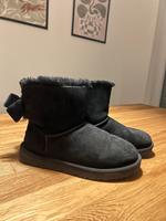 Ugg Boots mit Schleifendetail Bayern - Penzing Vorschau