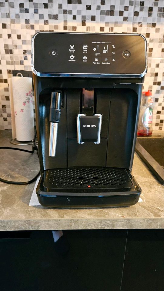 Philips Kaffeevollautomat inkl Milchaufschäumer in Petersberg (Saalekreis)