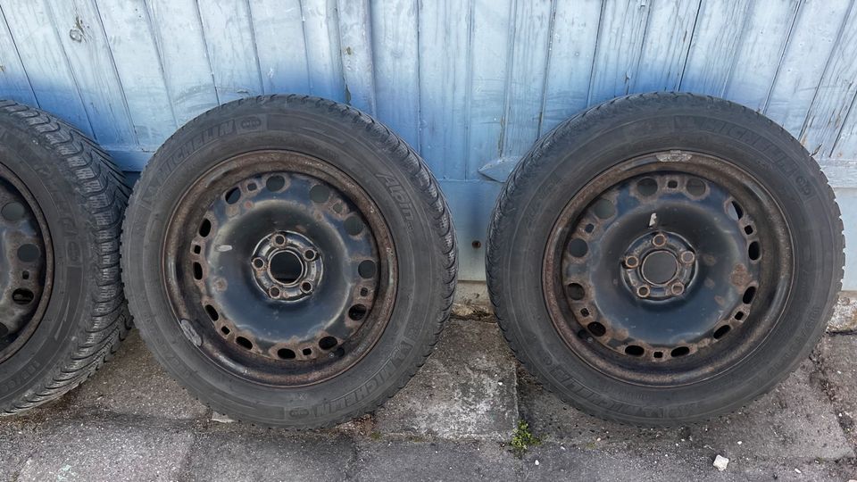 Skoda 5x110 Winterräder Satz 185/60R15 Stahl in Braunsbedra