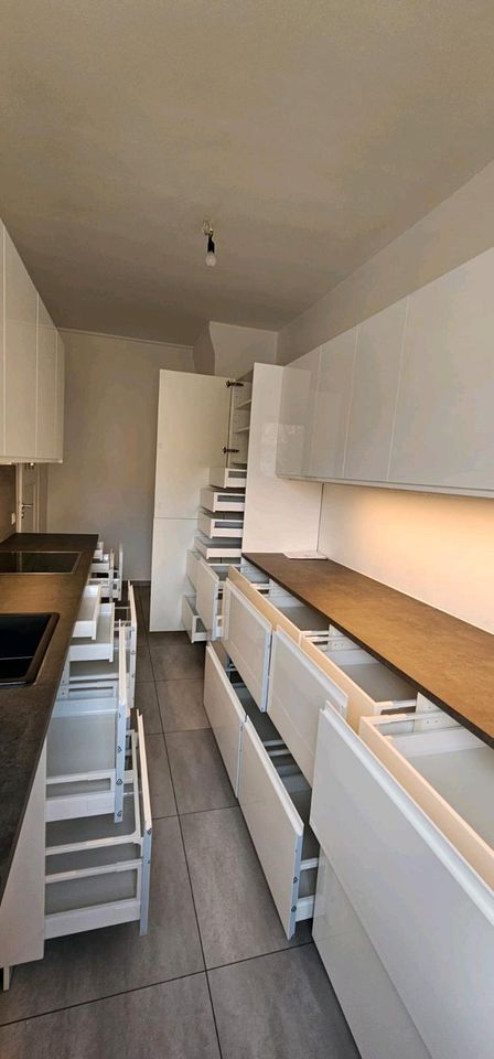 Küchen Aufbau/Möbel Montage-Ikea Pax Handwerker Service in Berlin