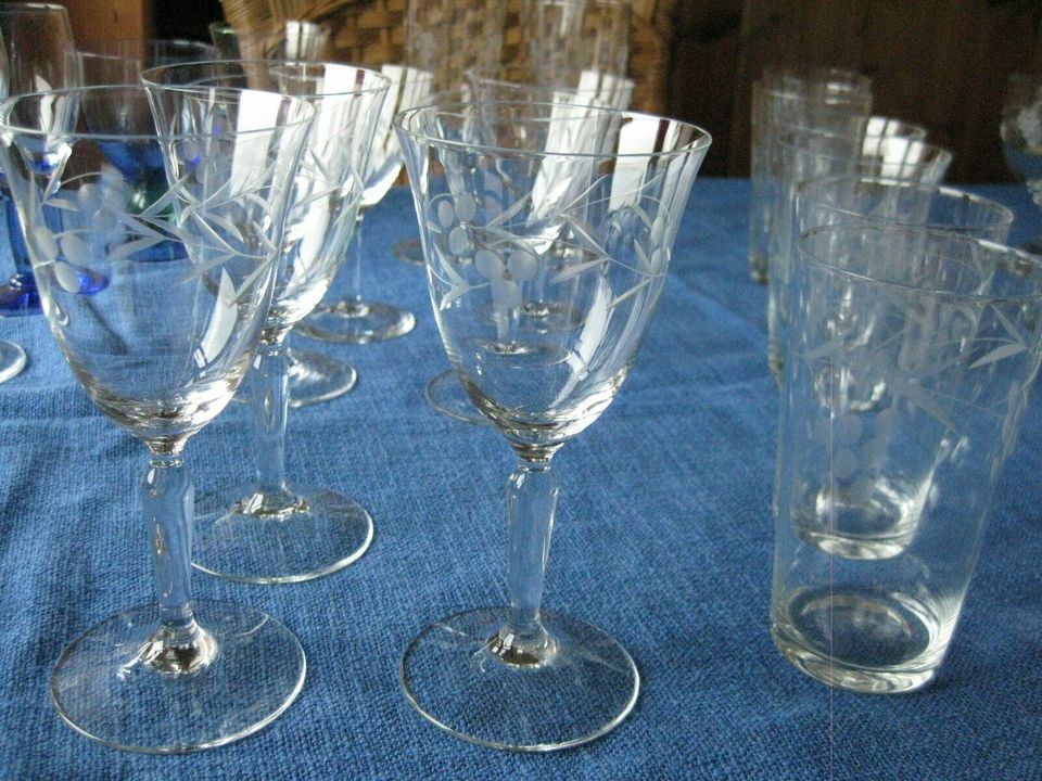 Verschiedene schöne und gut erhaltene Gläser, je Glas 2,50€ in Allensbach