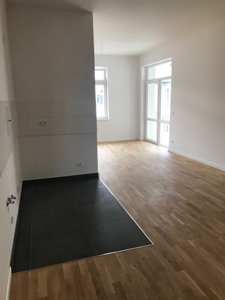 (53/09) 2 - Zimmerwohnung mit Balkon hochwertig saniert in Magdeburg Buckau in Magdeburg