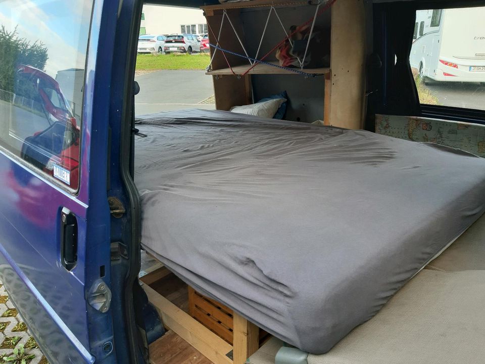 T4 Bett Matratze einbau ausbau über zweite Sitzreihe camper camp in Jena