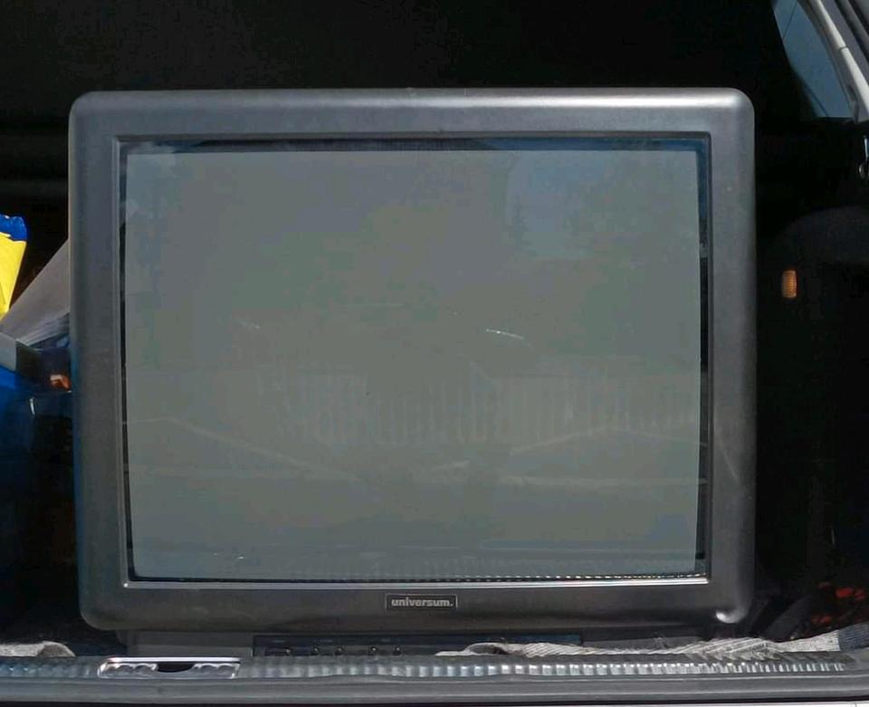 Röhrenfernseher Universum FT 8151 - Quelle Fürth - Fernseher in Hainichen