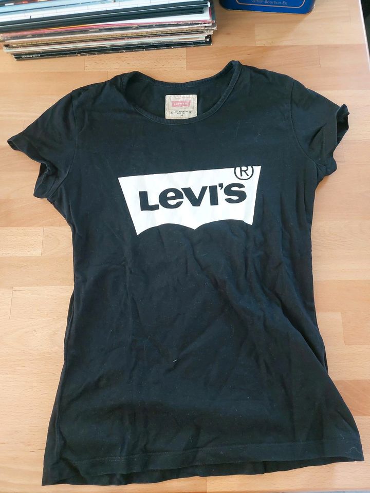 Levis Shirt 164 schwarz talliert in Wettenberg