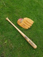 Baseballhandschuh mit Schläger und Ball Bayern - Bayreuth Vorschau