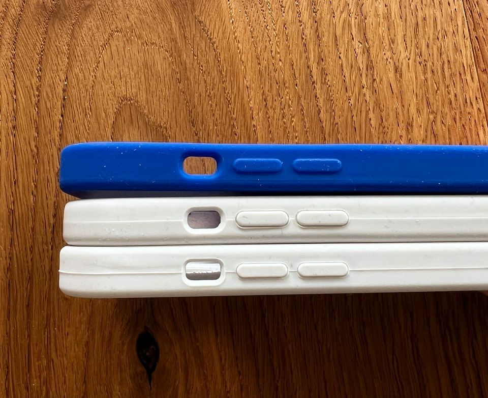 iPhone 13 Pro Handyhülle weiß blau weiß Handyhülle in Bühl